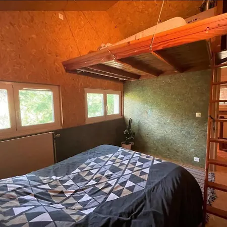 ゲストハウス Logement A Dans Un Ecrin De Verdure